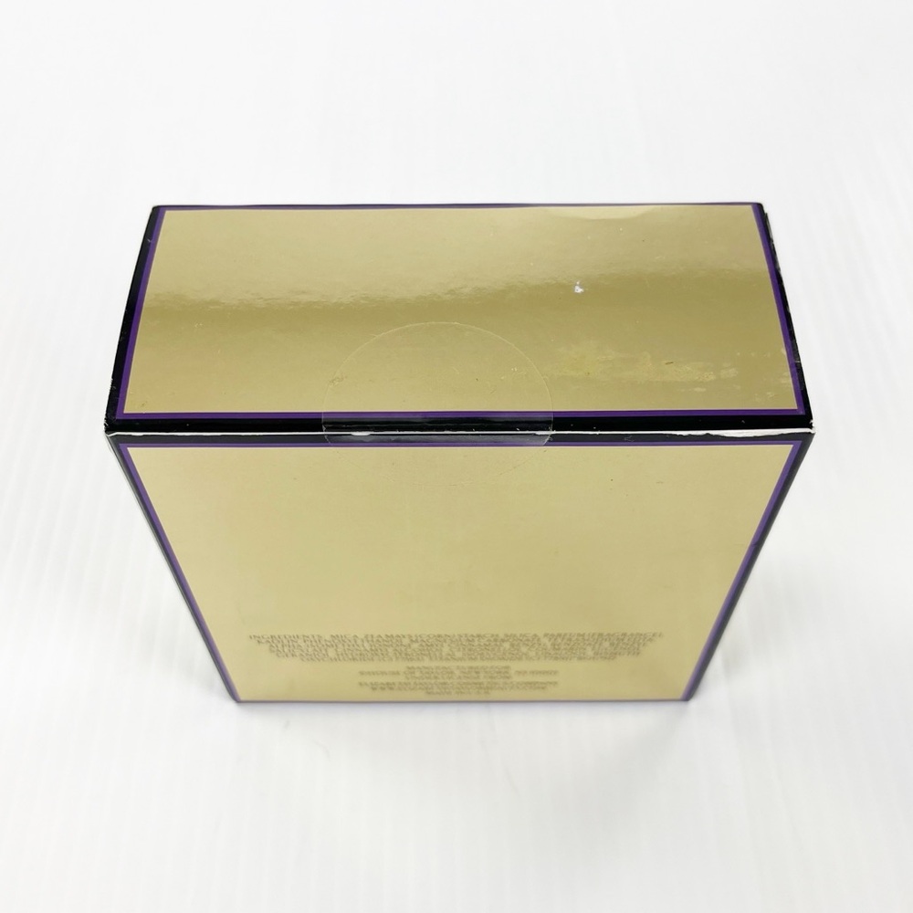 Elizabeth Taylor White Diamonds Body Radiance Perfumed Powder 2.6 Oz - Picture 3 of 5